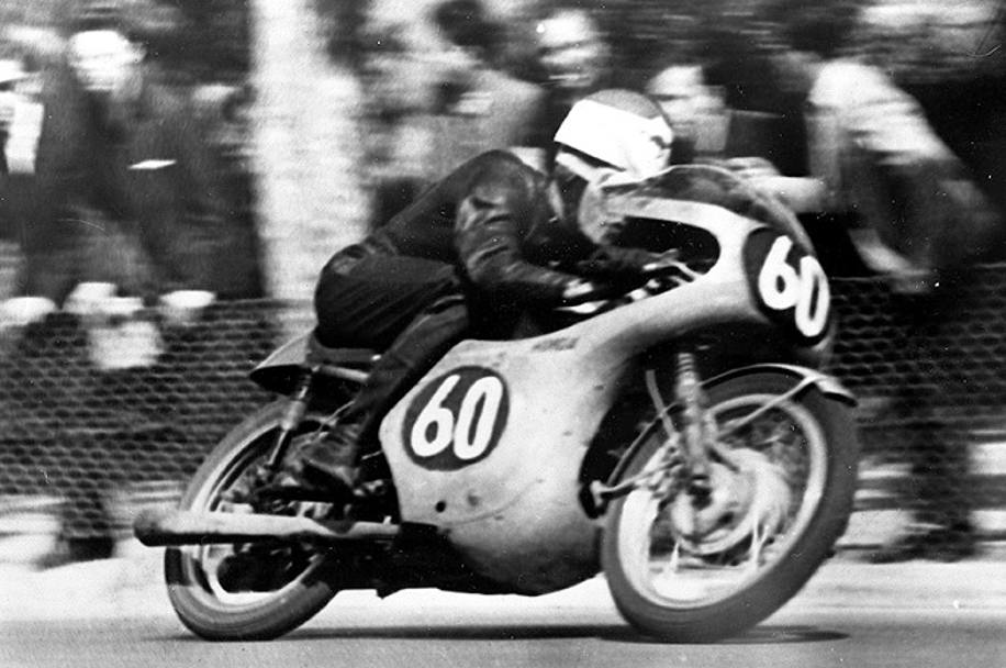 Il primo successo lo consegn alla Honda Tom Phillis nel GP di Spagna del 1961 della 125